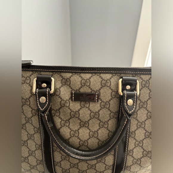 Authentic Gucci Joy Boston Bag GG Coated Canvas Medium
Excellent condition - Picture 3 of 7